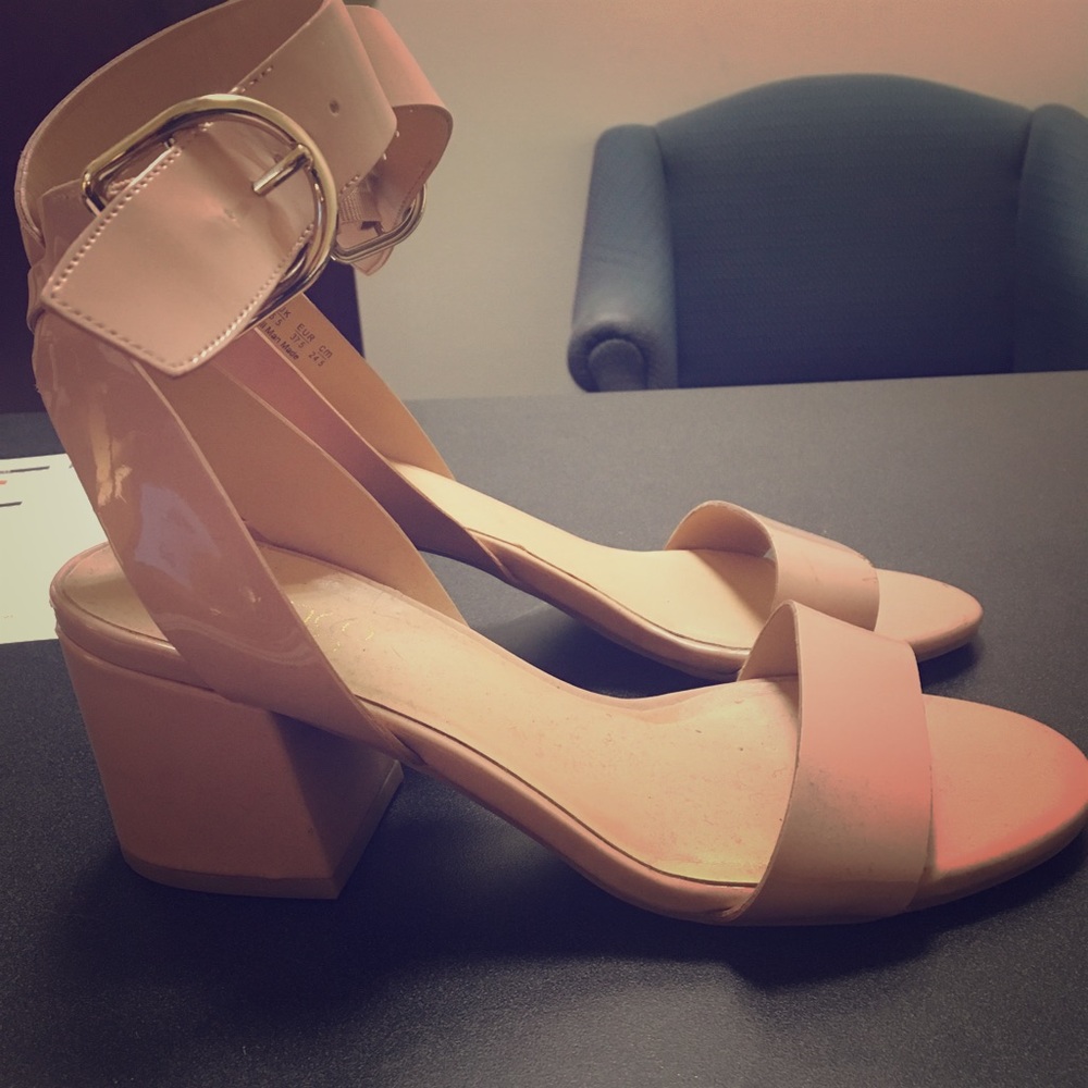 Blush pink heeled sandals. Size 7.5.